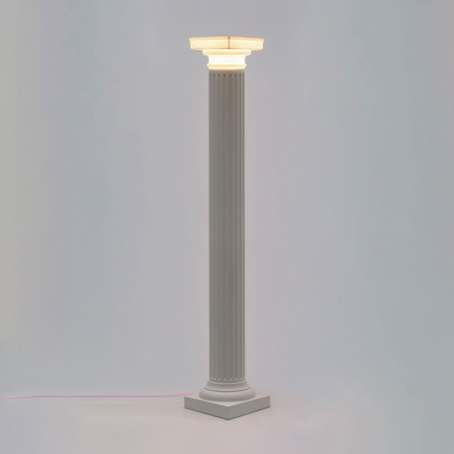 Las Vegas Tall Lamp - 01536
