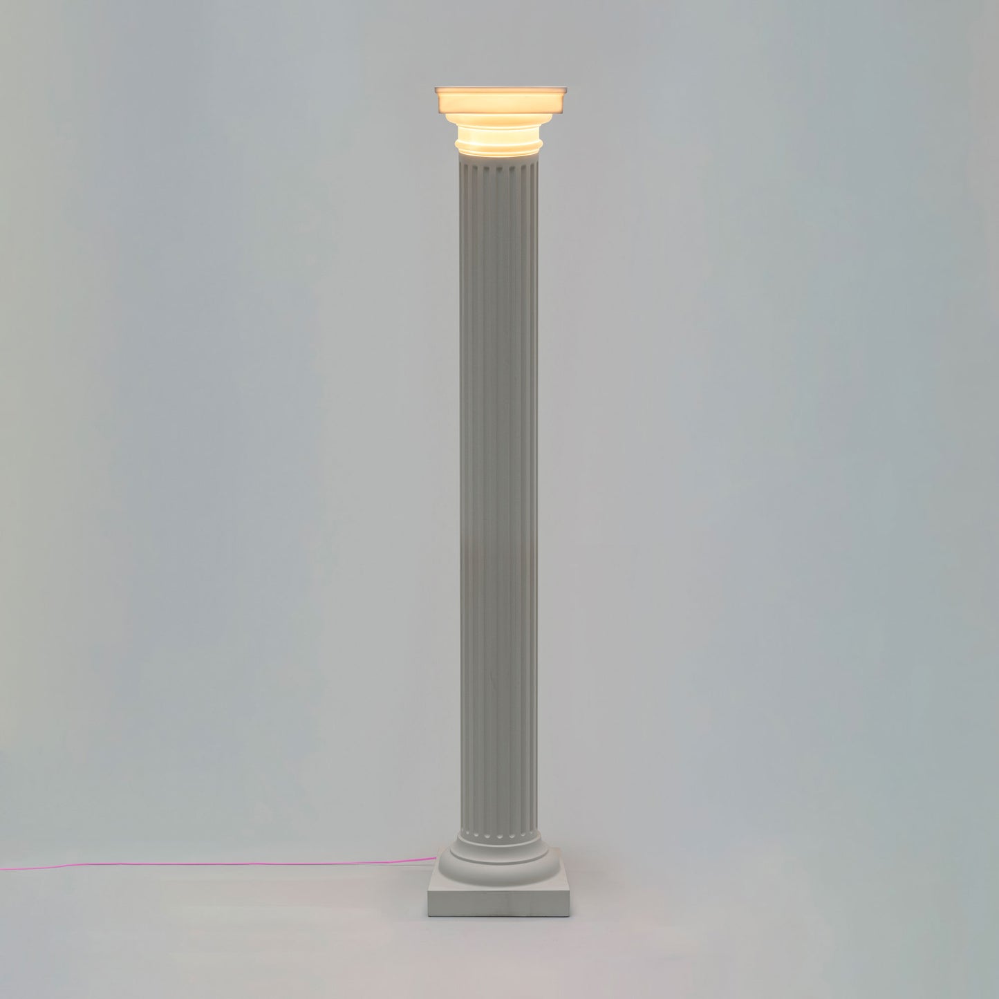 Las Vegas Tall Lamp - 01536