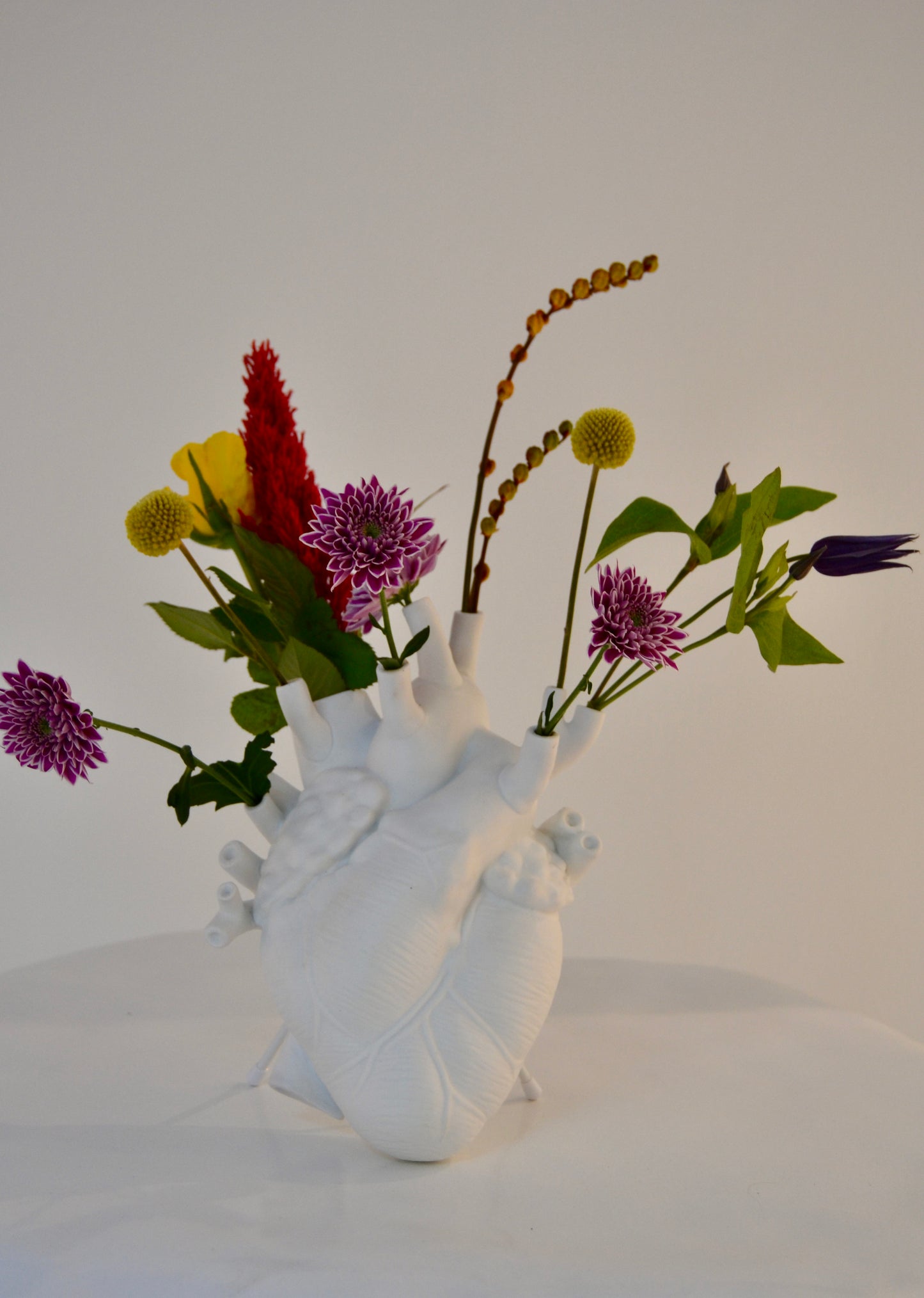LOVE IN BLOOM - PORCELAIN HEART VASE - 09920 - WHITE