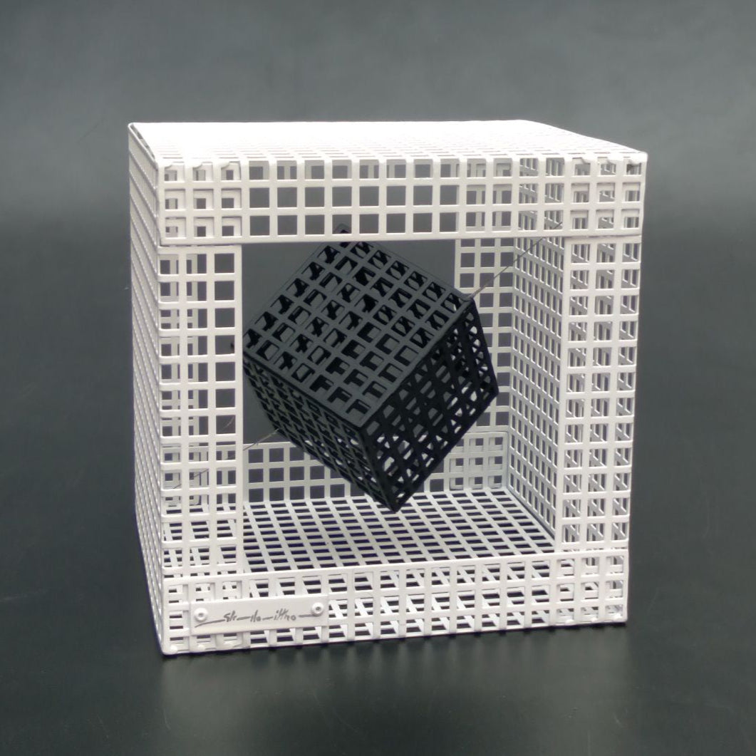 LEVYT SERIES - Sculpture - White & Black