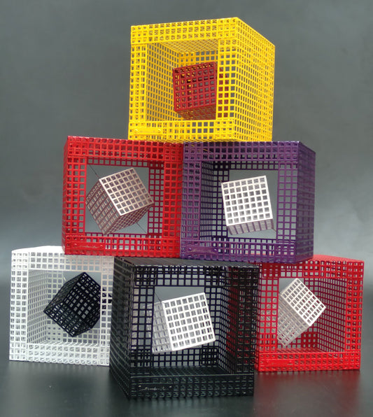 LEVYT SERIES - Sculpture - Black & White